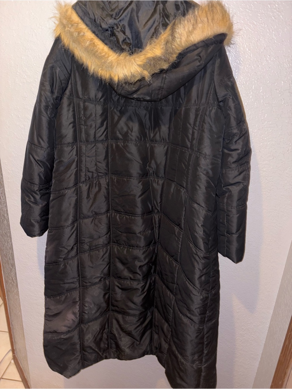 Women's Black Long Puffer Coat with Faux Fur Trim Hood